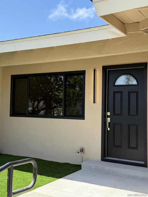 Photo of 519 Camelot Drive, Oceanside, CA 92054 (MLS # 260003746)