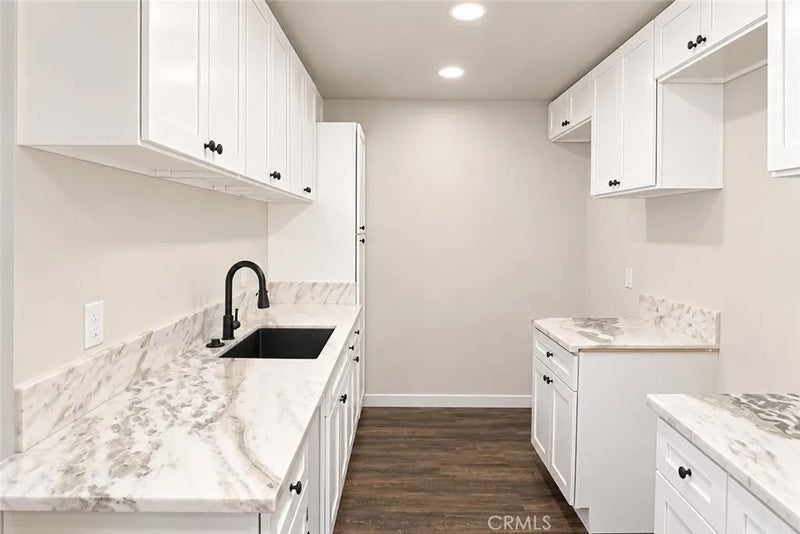 3565 Linden 237