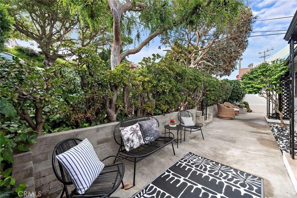 Photo of 189 Lower Cliff Drive, Laguna Beach, CA 92651 (MLS # LG26006695)