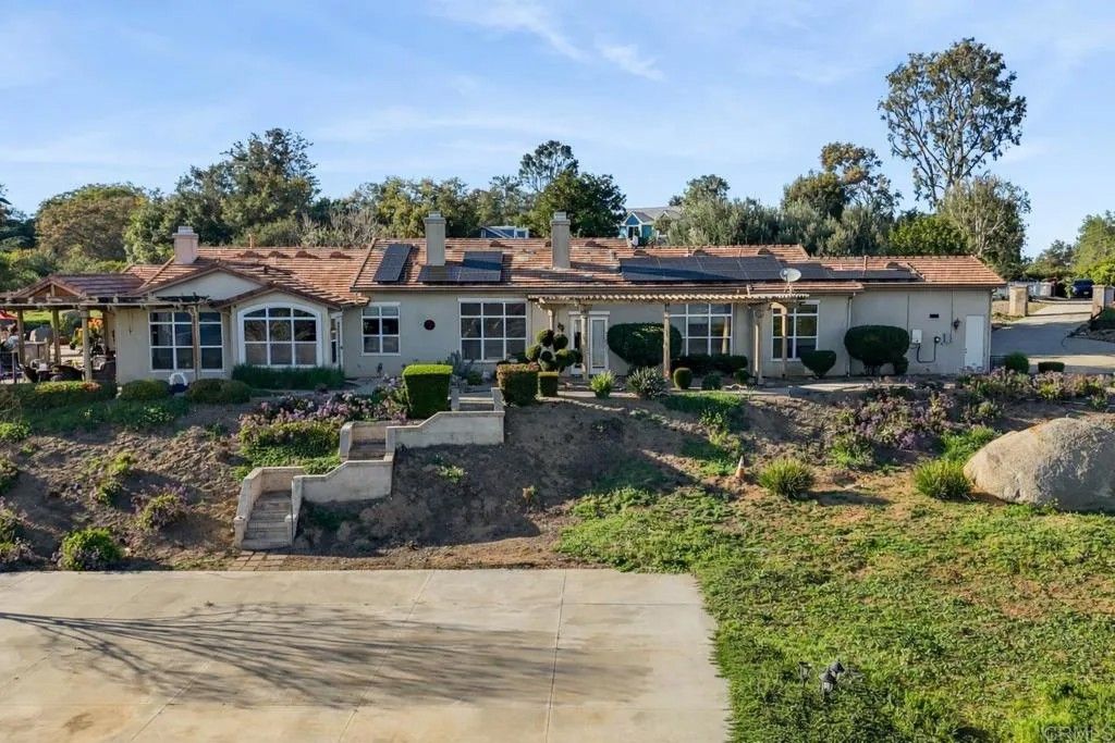 Photo of 13785 Woodstock Place, Valley Center, CA 92082 (MLS # NDP2602125)