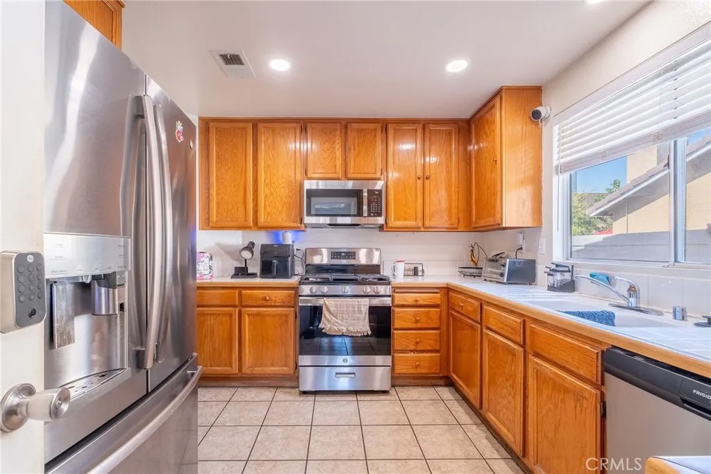 2688 W Calle Vista