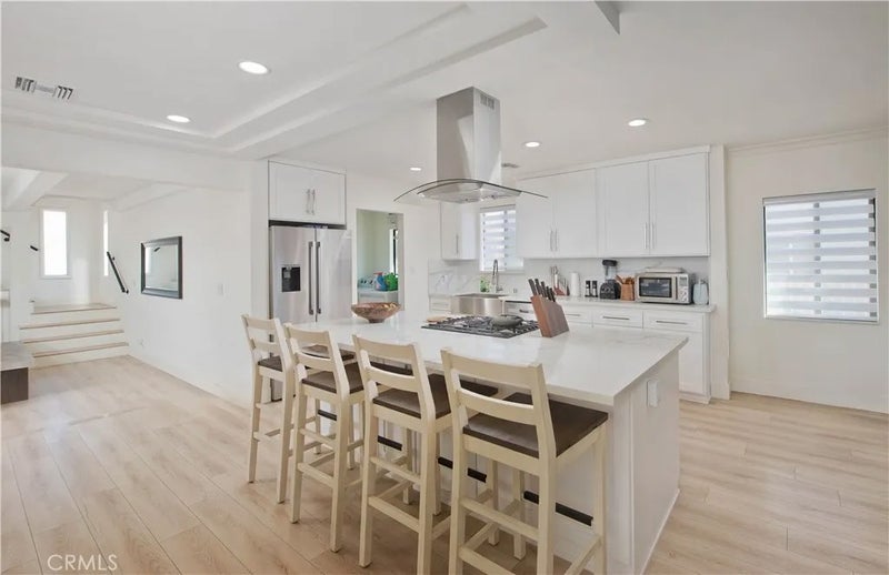 1945 W 91st Place