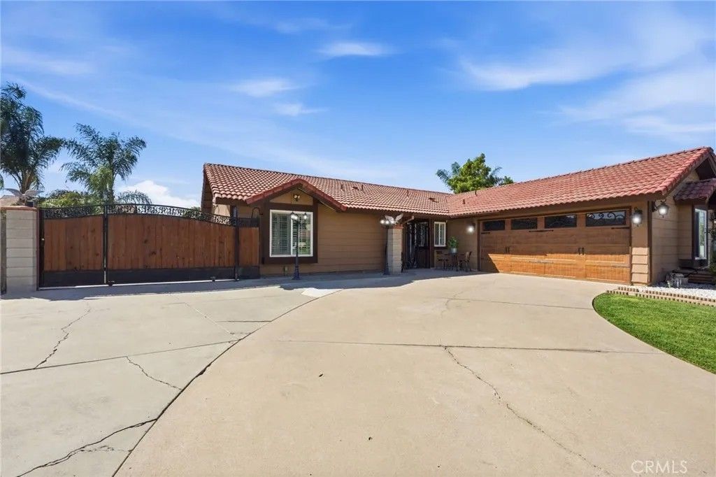 Photo of 13193 Adeline Ave, Moreno Valley, CA 92553 (MLS # DW26064075)