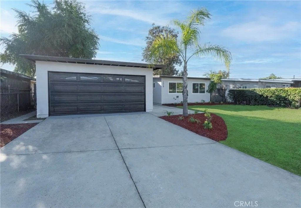 Photo of 1958 Arthur Ave, Pomona, CA 91768 (MLS # CV25266287)