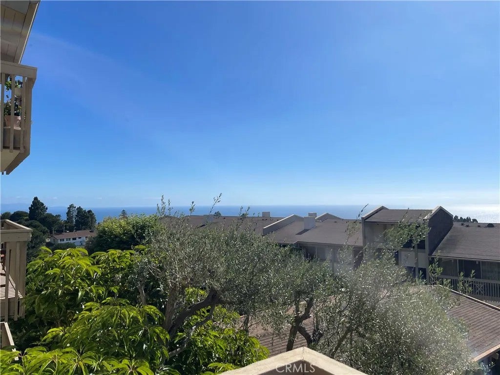 6542 Ocean Crest