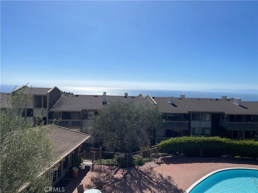6542 Ocean Crest