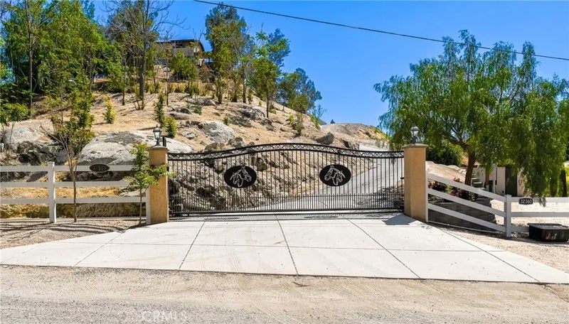 32360 Navajo Springs