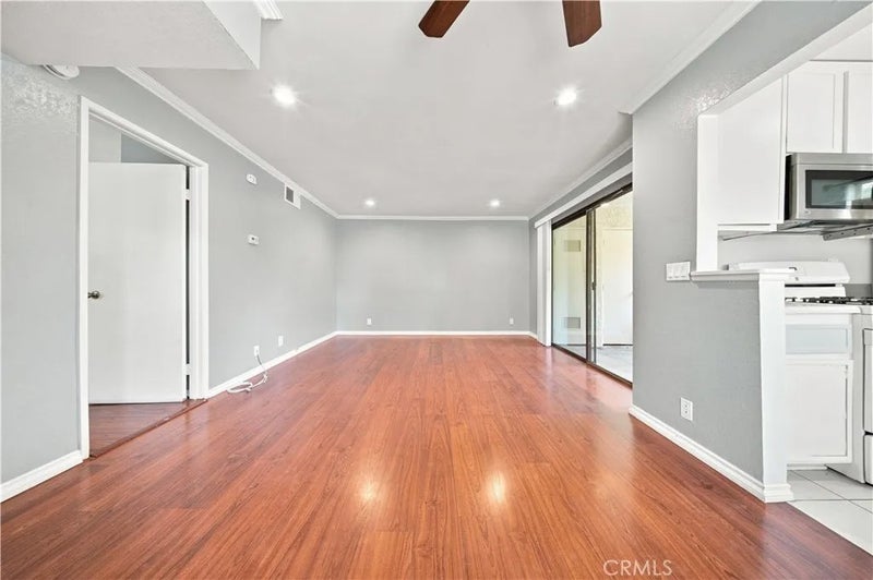 2554 Olive Dr Apt 8