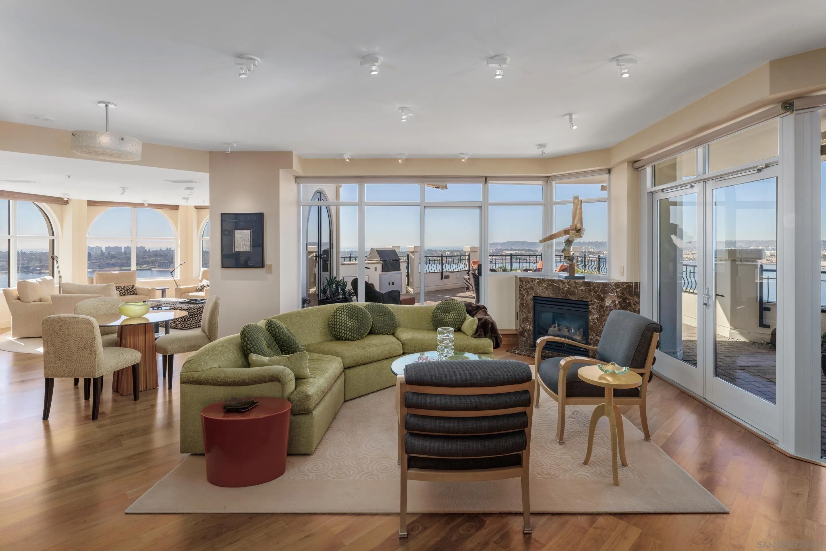 700 W Harbor Dr 2202