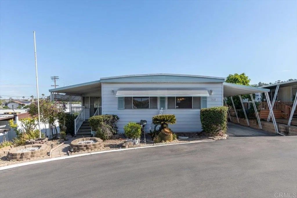Photo of 718 Sycamore Ave #115, Vista, CA 92083 (MLS # NDP2509312)