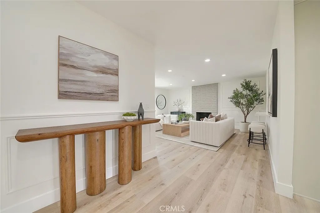 2113 S Forest