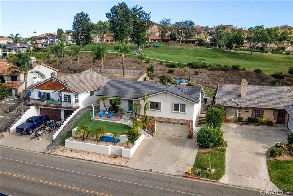 Photo of 23417 Continental Dr, Canyon Lake, CA 92587 (MLS # SW26059355)