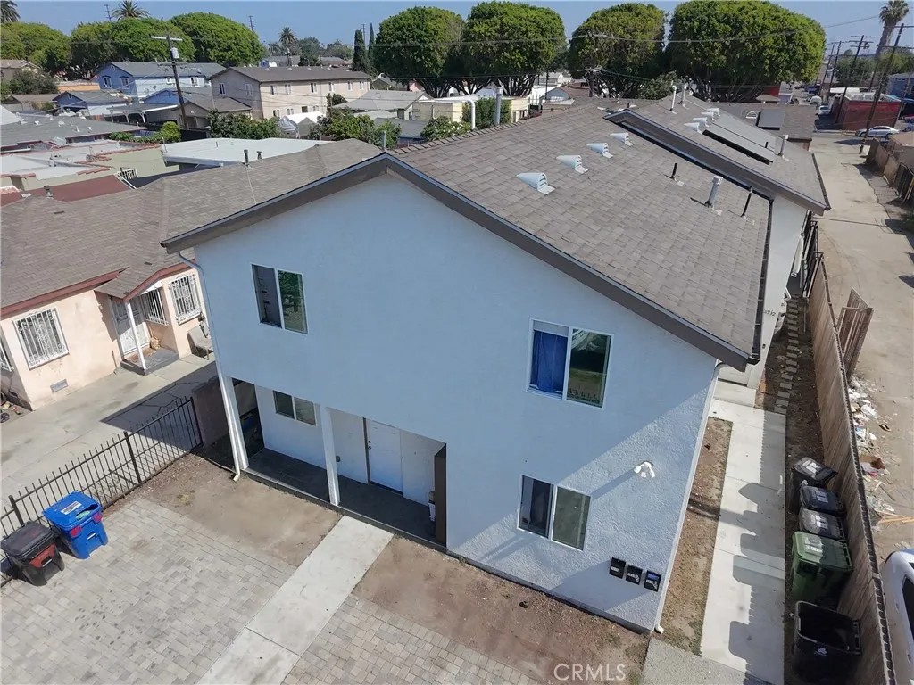 1019 E 84th Place