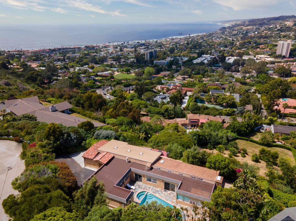 Photo of 2580 Via Barletta, La Jolla, CA 92037 (MLS # 260013158)
