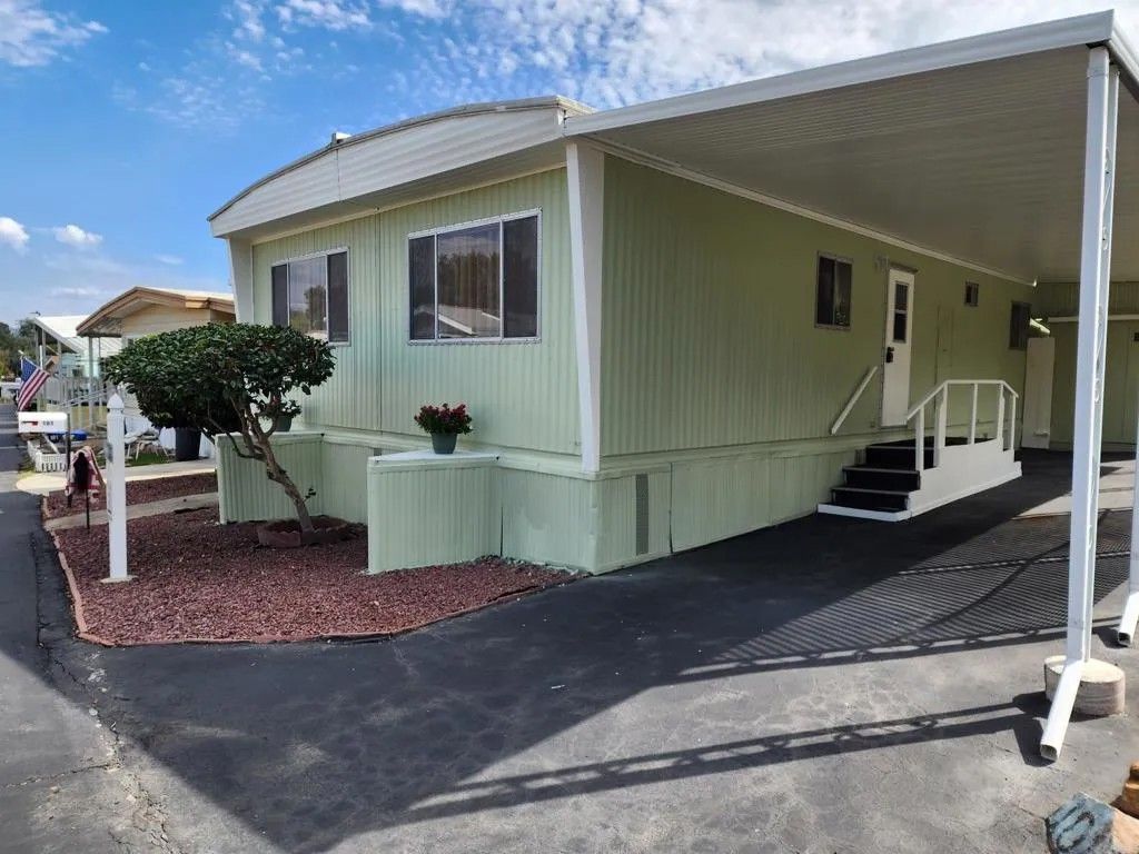 Photo of 28890 Lilac Spc 101 Rd #Lot 101, Valley Center, CA 92082 (MLS # NDP2508123)