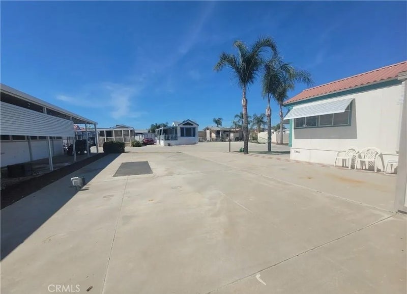 1295 S Cawston