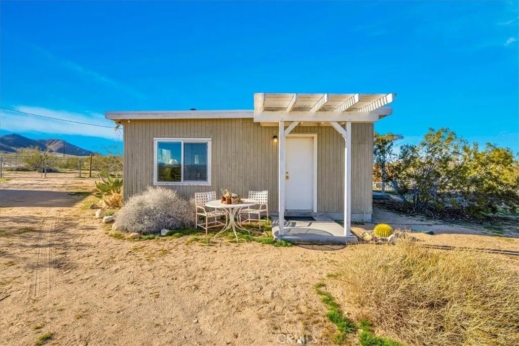 Photo of 437 Mallow Road, Landers, CA 92285 (MLS # JT26012432)