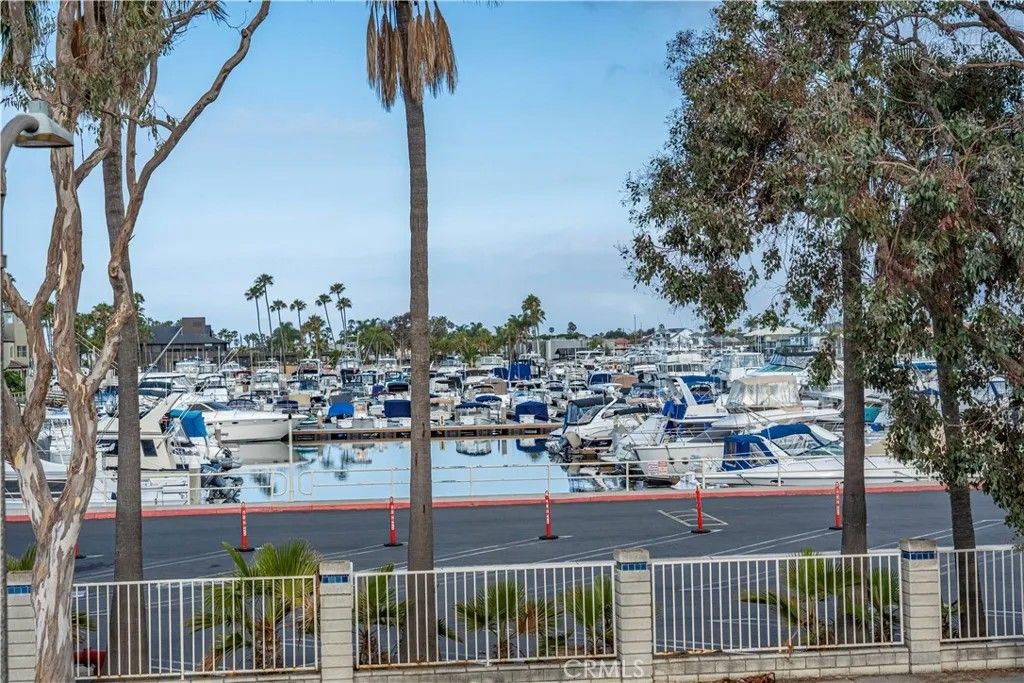 Photo of 17188 Edgewater Ln, Huntington Beach, CA 92649 (MLS # PW26093819)