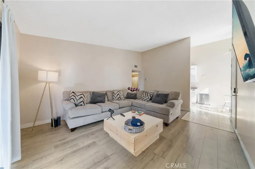 1150 S Meadow 6