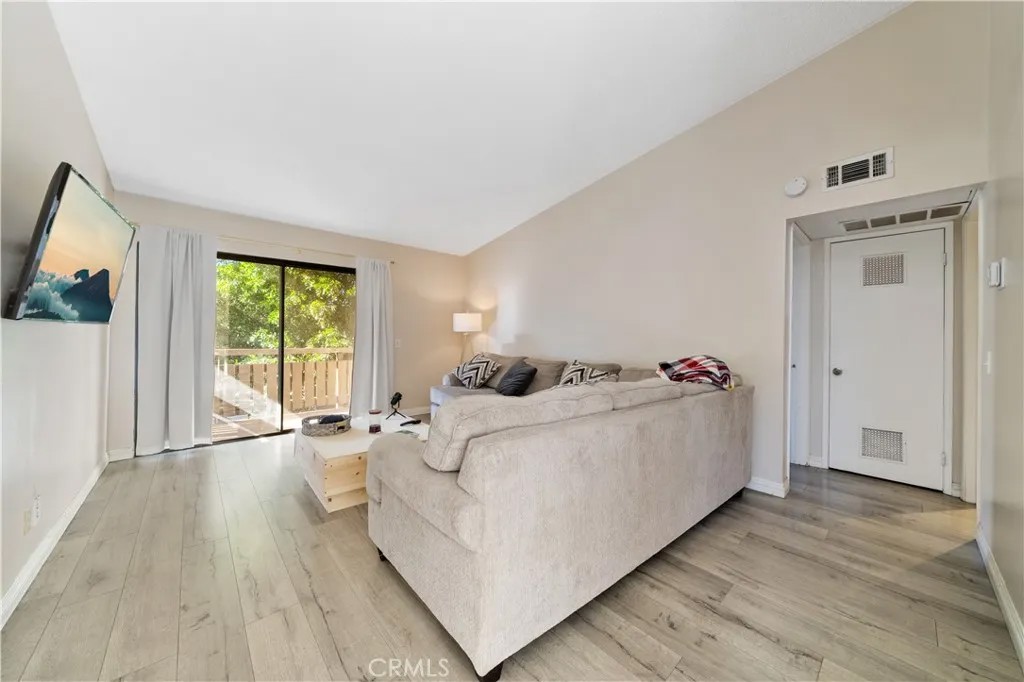 1150 S Meadow 6
