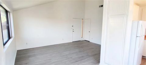 Tiny photo for 18126 Sundowner Way #1142, Canyon Country, CA 91387 (MLS # SB25238801)
