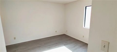 Tiny photo for 18126 Sundowner Way #1142, Canyon Country, CA 91387 (MLS # SB25238801)