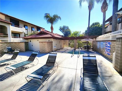 Tiny photo for 18126 Sundowner Way #1142, Canyon Country, CA 91387 (MLS # SB25238801)