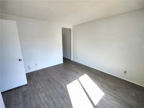 Tiny photo for 18126 Sundowner Way #1142, Canyon Country, CA 91387 (MLS # SB25238801)