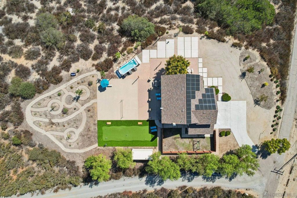 Photo of 31510 Valley Center Rd, Valley Center, CA 92082 (MLS # 250041841)