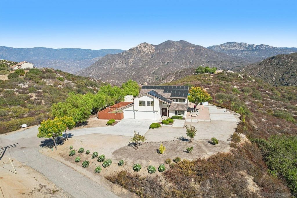 Photo of 31510 Valley Center Rd, Valley Center, CA 92082 (MLS # 250041841)