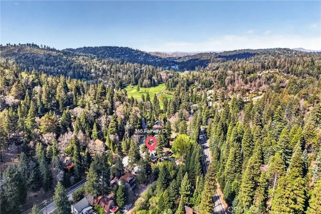 Photo of 315 Fairway Drive, Lake Arrowhead, CA 92352 (MLS # IG26078755)