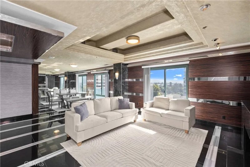 10336 Wilshire 703