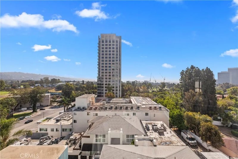 10336 Wilshire 703