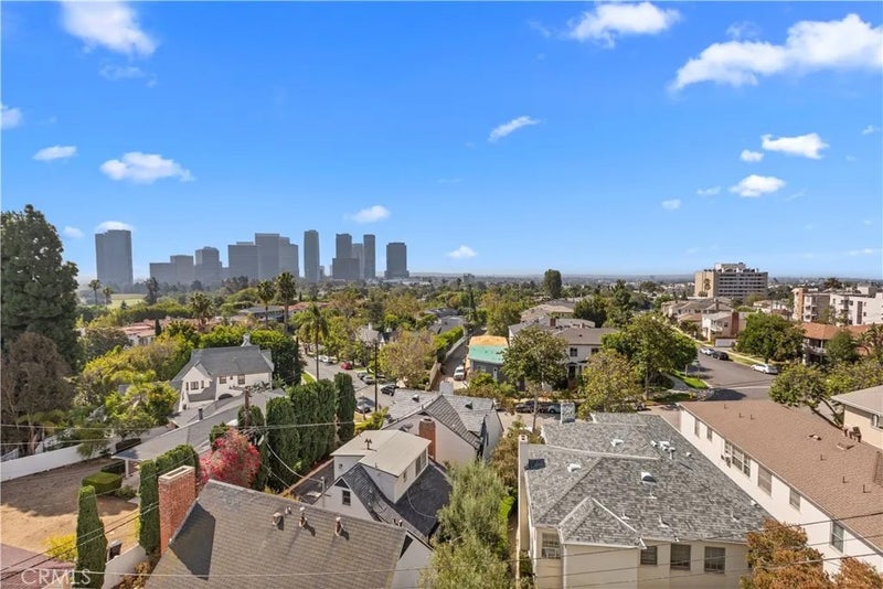 10336 Wilshire 703