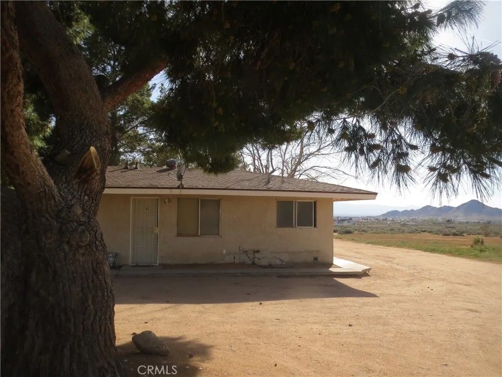 Photo of 16928 Central Road #4, Apple Valley, CA 92307 (MLS # CV26056729)