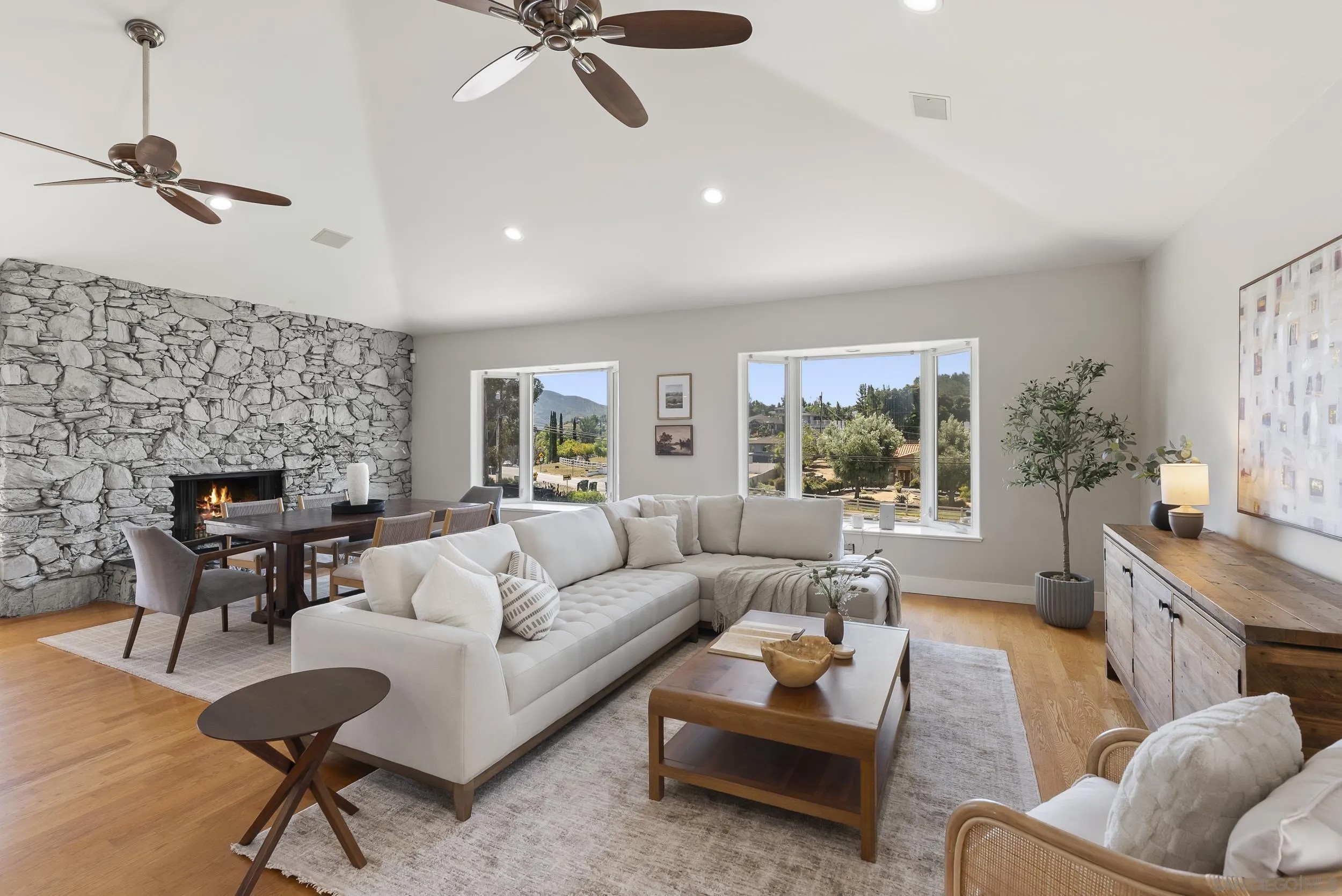 2420 Dehesa Rd