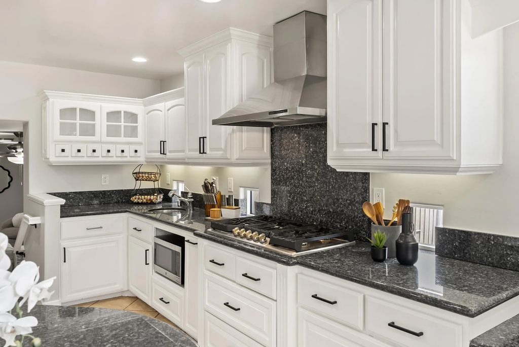 Photo of 2420 Dehesa Rd, El Cajon, CA 92019 (MLS # 260010072)