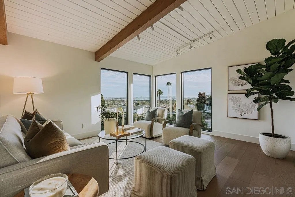 4985 Pacifica Dr