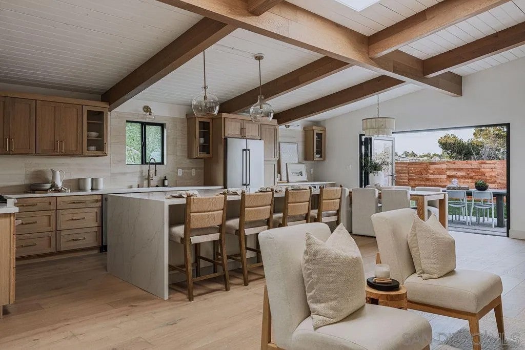 4985 Pacifica Dr