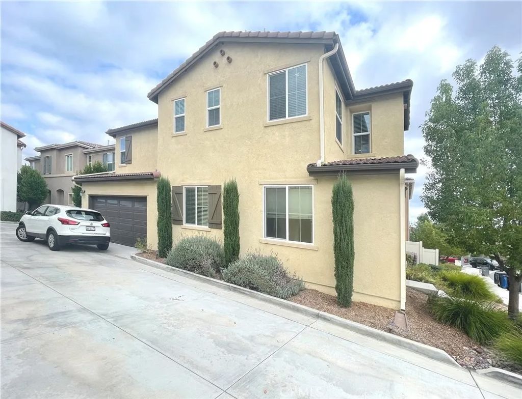 Photo of 26020 Abigail Avenue, Murrieta, CA 92563 (MLS # PW25227479)