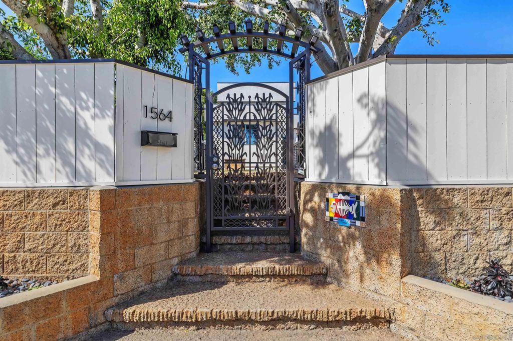 Photo of 1564 Reed Ave, San Diego, CA 92109 (MLS # 260006393)