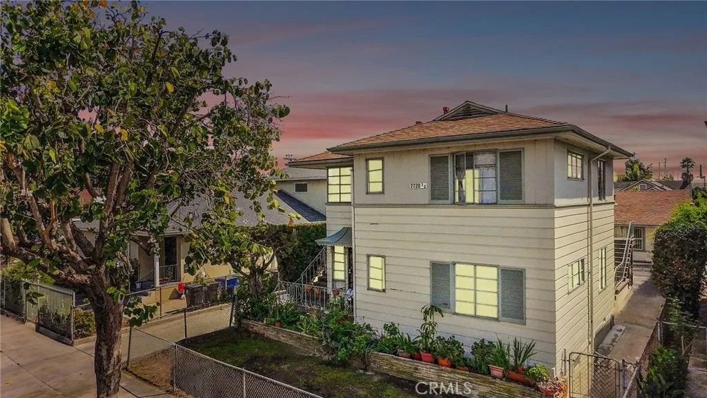 Photo of 2718 W 15th St, Los Angeles, CA 90006 (MLS # DW26075474)