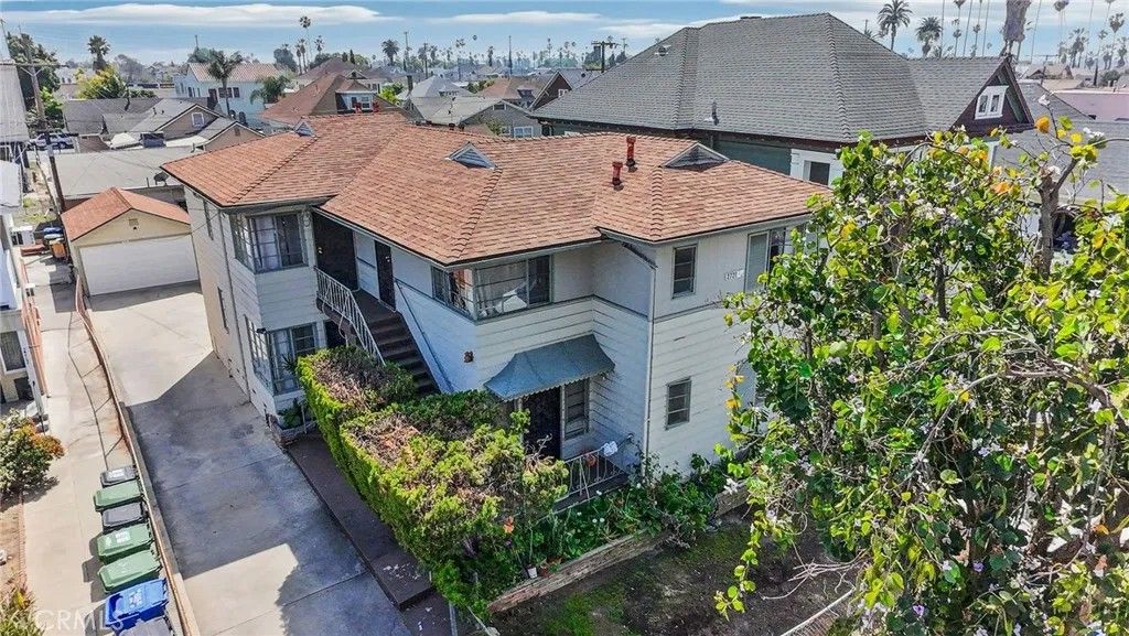 Photo of 2718 W 15th St, Los Angeles, CA 90006 (MLS # DW26075474)