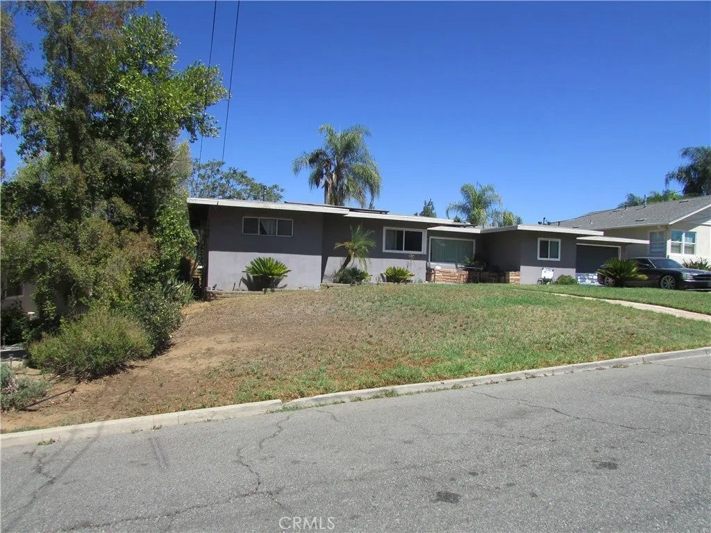 Photo of 1407 Pacific Street, Redlands, CA 92373 (MLS # IG26195053)
