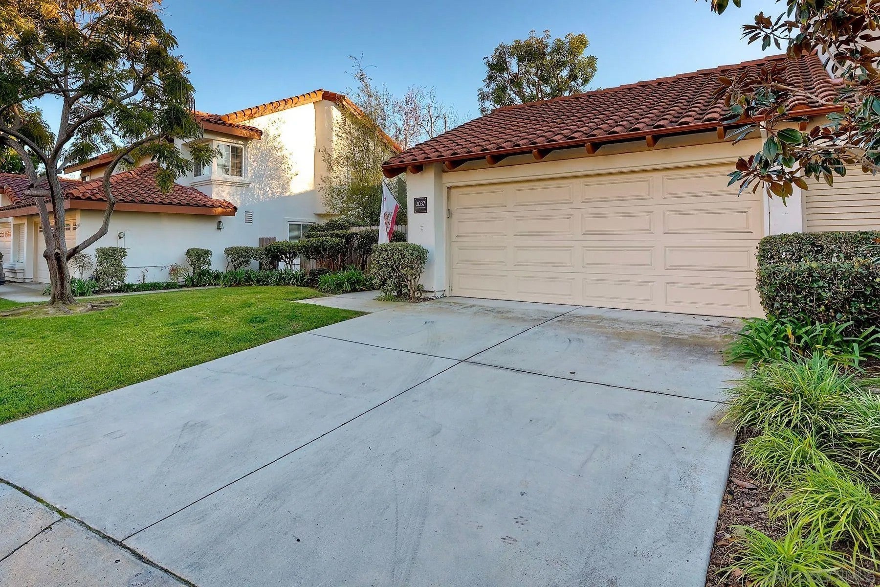 2037 Countrywood Way