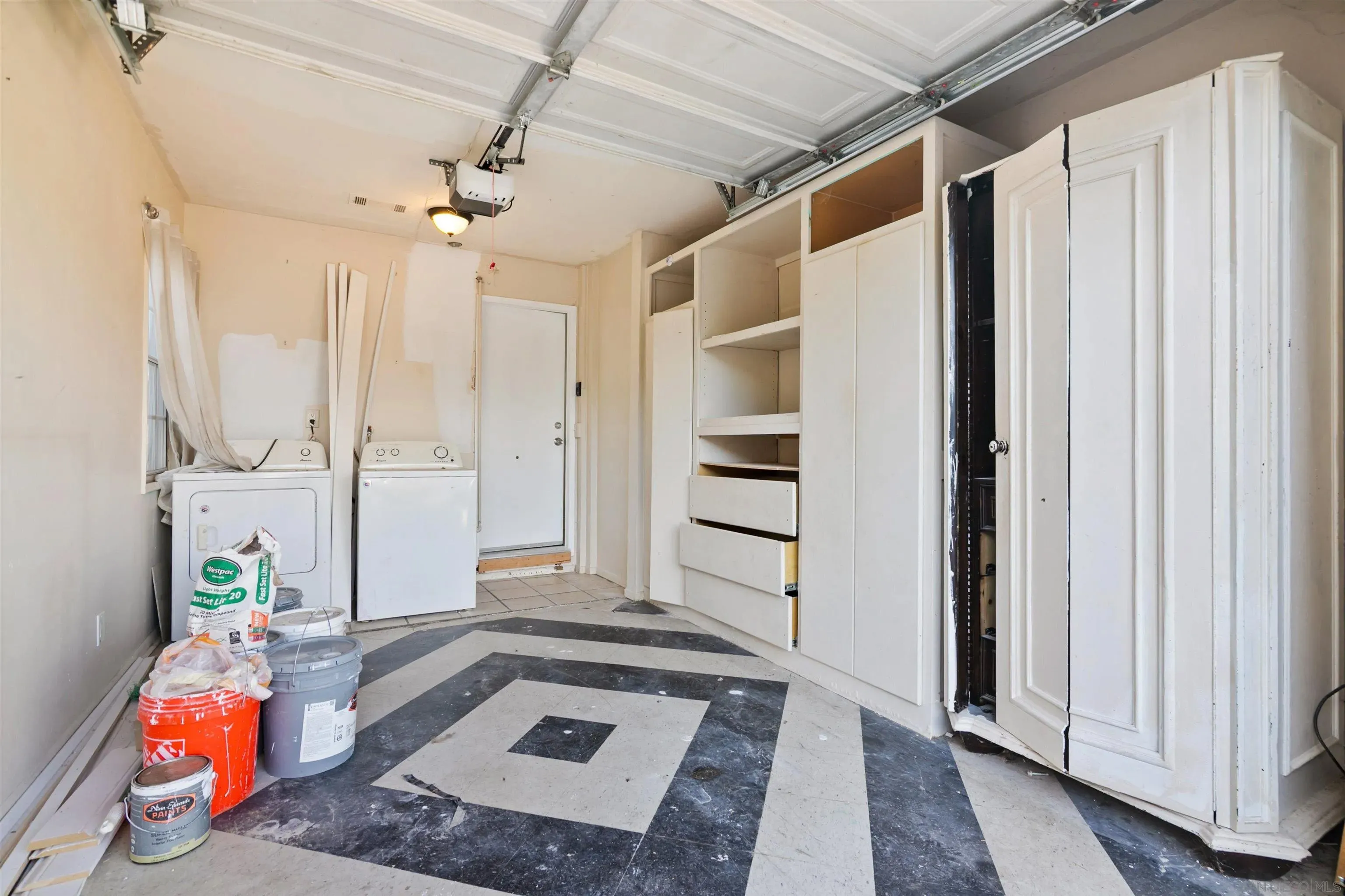 Escondido, California 92025, United States, 2 Bedrooms Bedrooms, ,2 BathroomsBathrooms,Residential,Active,232424