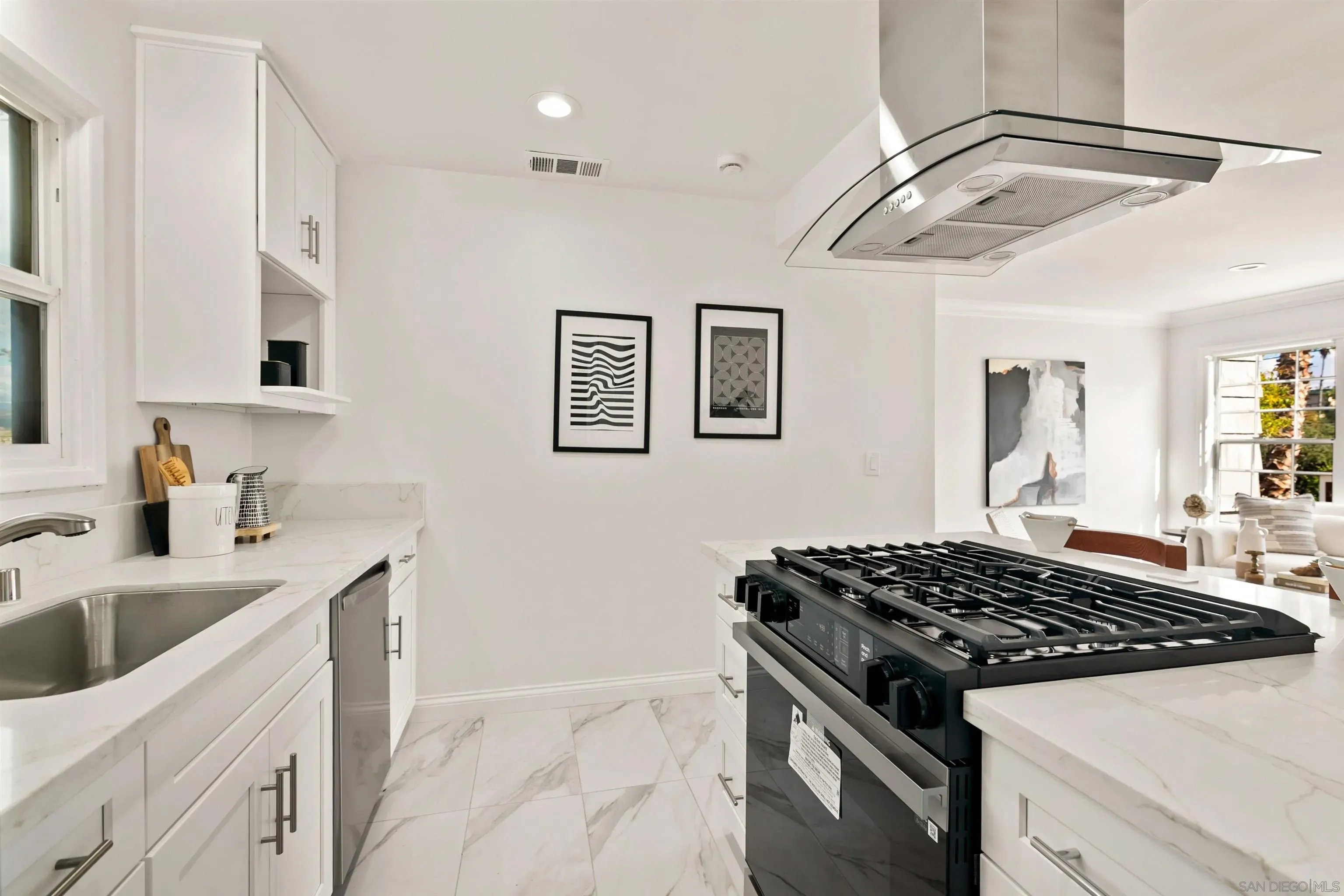 Escondido, California 92025, United States, 2 Bedrooms Bedrooms, ,2 BathroomsBathrooms,Residential,Active,232424