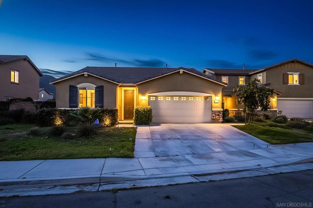 Photo of 29437 Big Country Ct, Winchester, CA 92596 (MLS # 260002745)