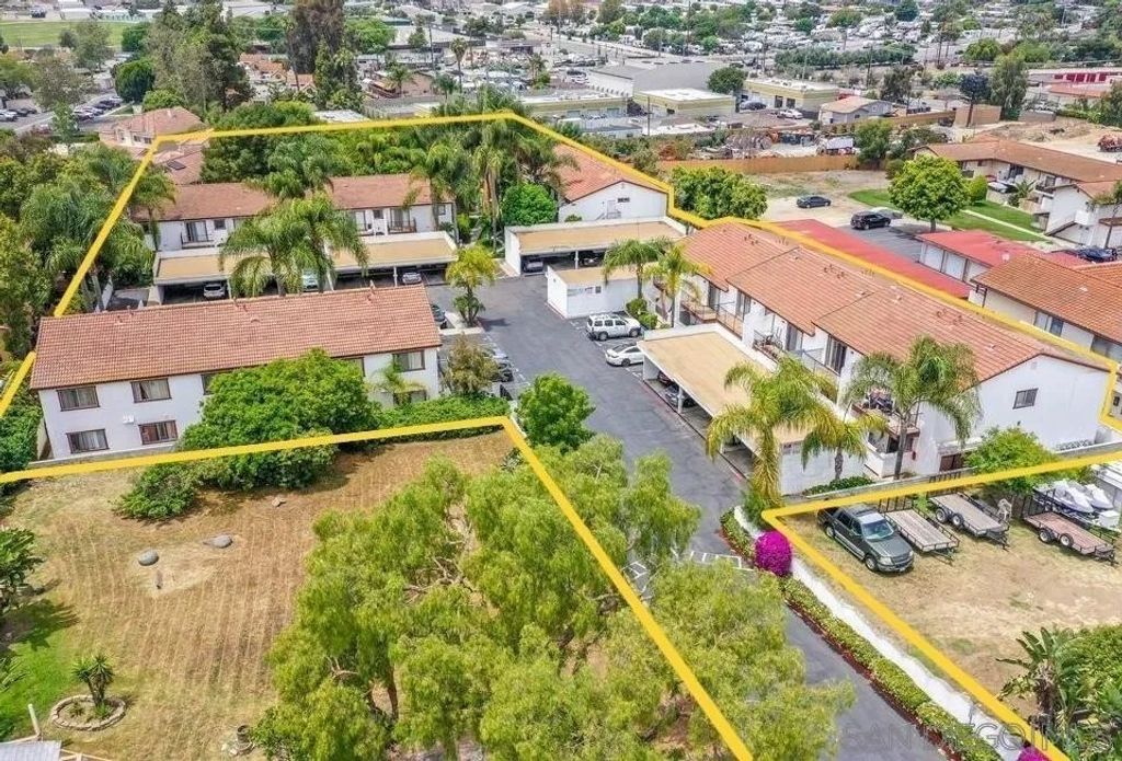 Photo of 380 Plymouth Dr, Vista, CA 92083 (MLS # 250031535)