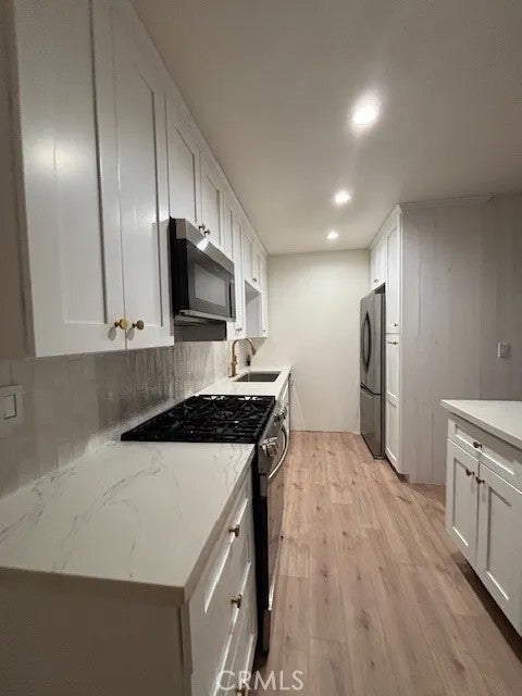 211 W Channel Islands